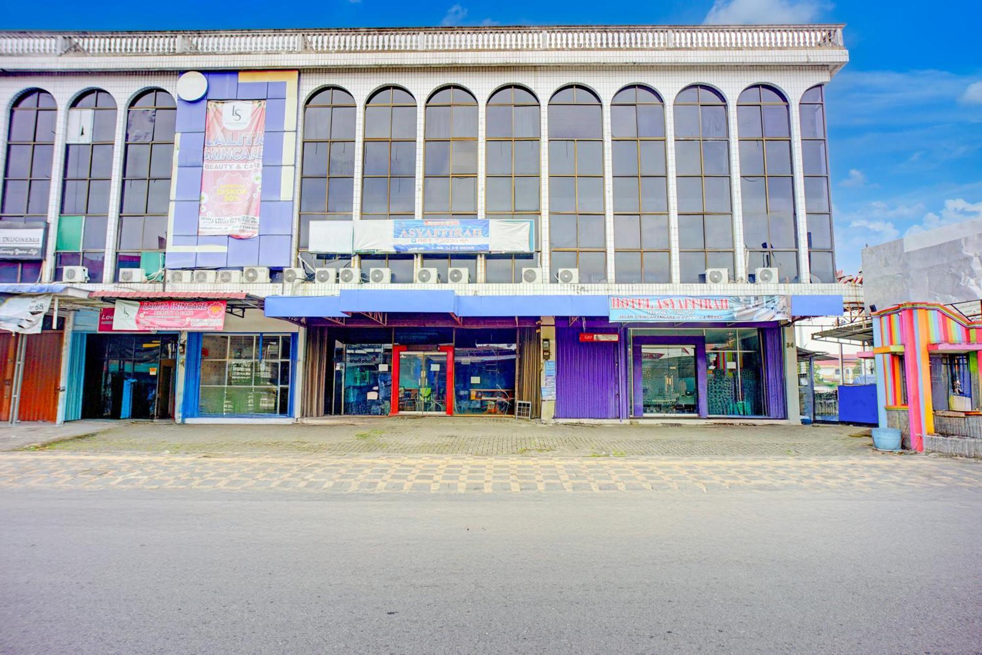 Hotel O Asyaffirah Near Masjid Raya Al Mashun Sm Raja Медан Экстерьер фото