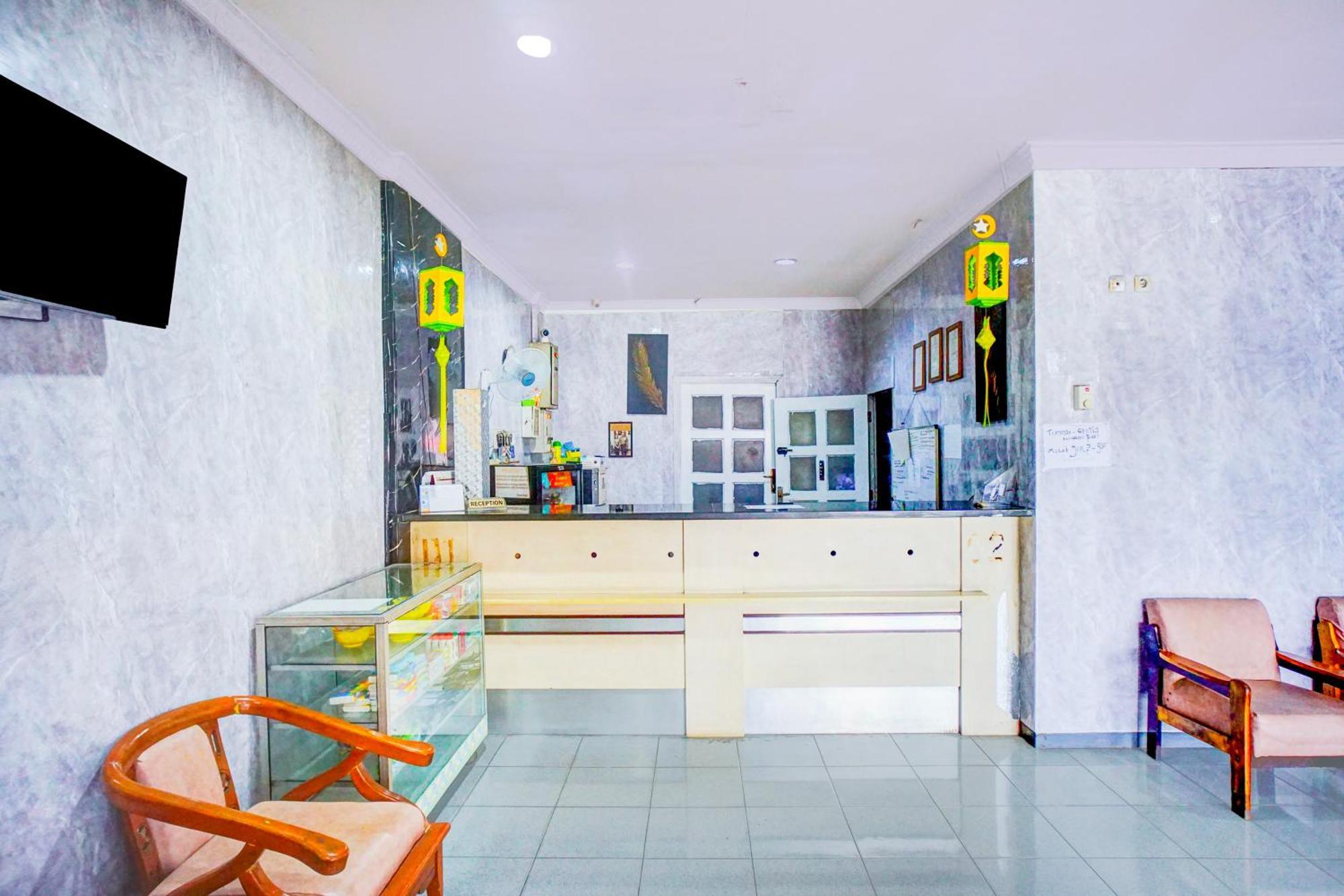 Hotel O Asyaffirah Near Masjid Raya Al Mashun Sm Raja Медан Экстерьер фото