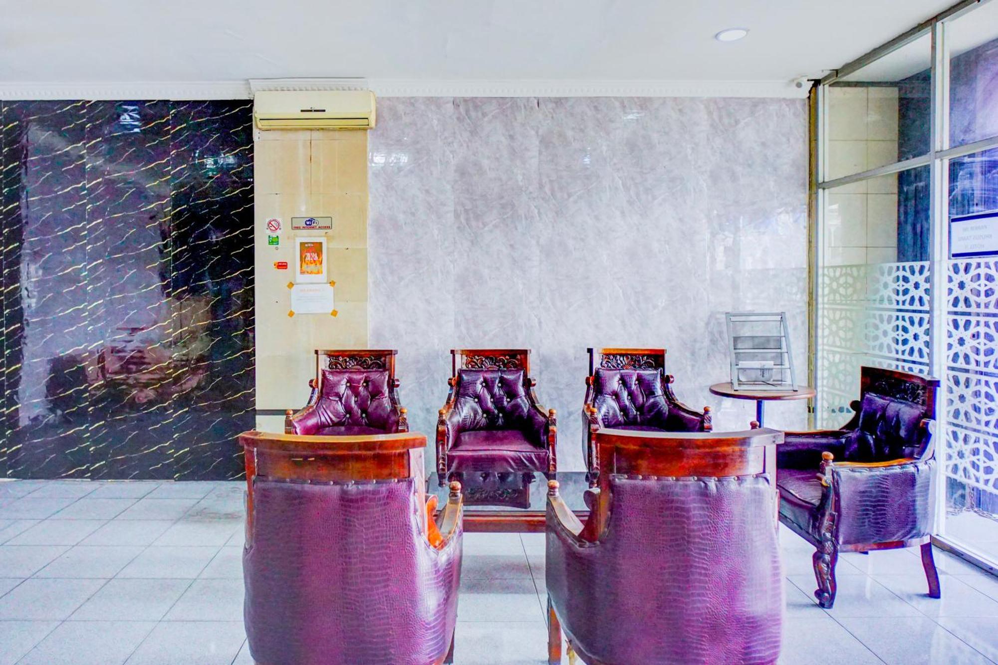 Hotel O Asyaffirah Near Masjid Raya Al Mashun Sm Raja Медан Экстерьер фото